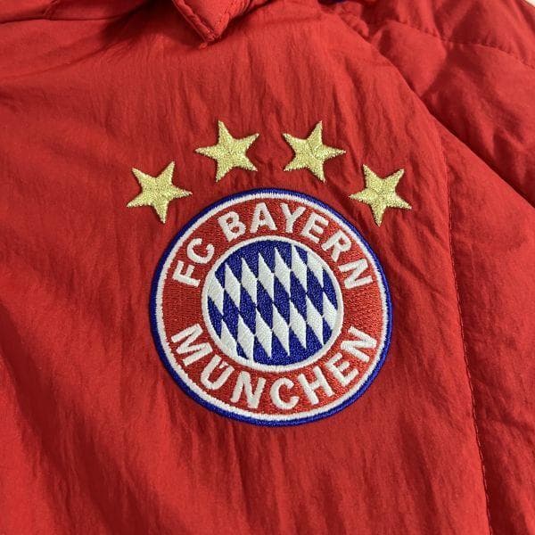 アディダス FCバイエルン 中綿ジャケット ブルゾン M FC BAYERN 赤
