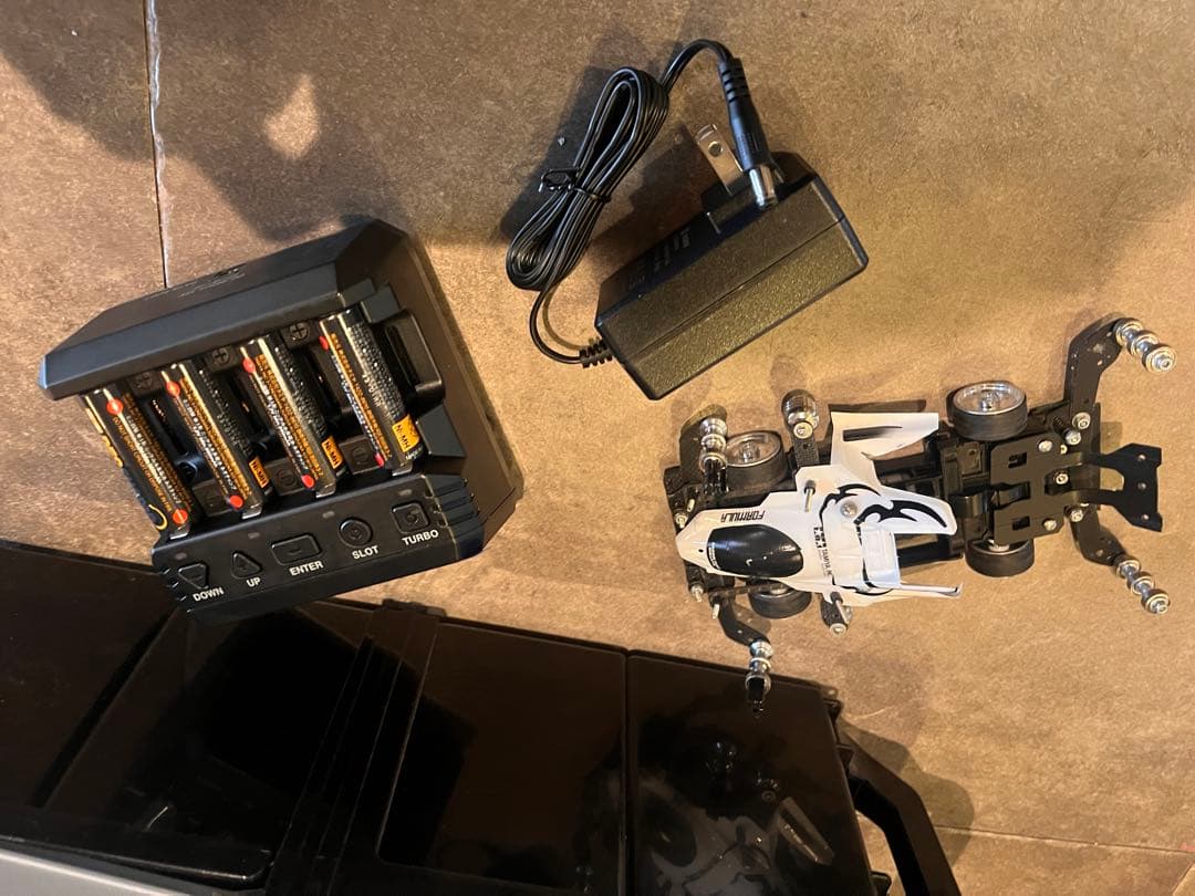 ミニ四駆フルカスタム　高級充電器未使用品付き