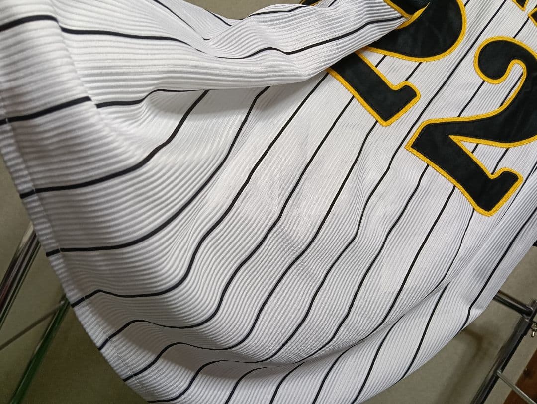 激レア！一球製 阪神タイガース 藤川球児 ユニフォーム ハローキティワッペン付き