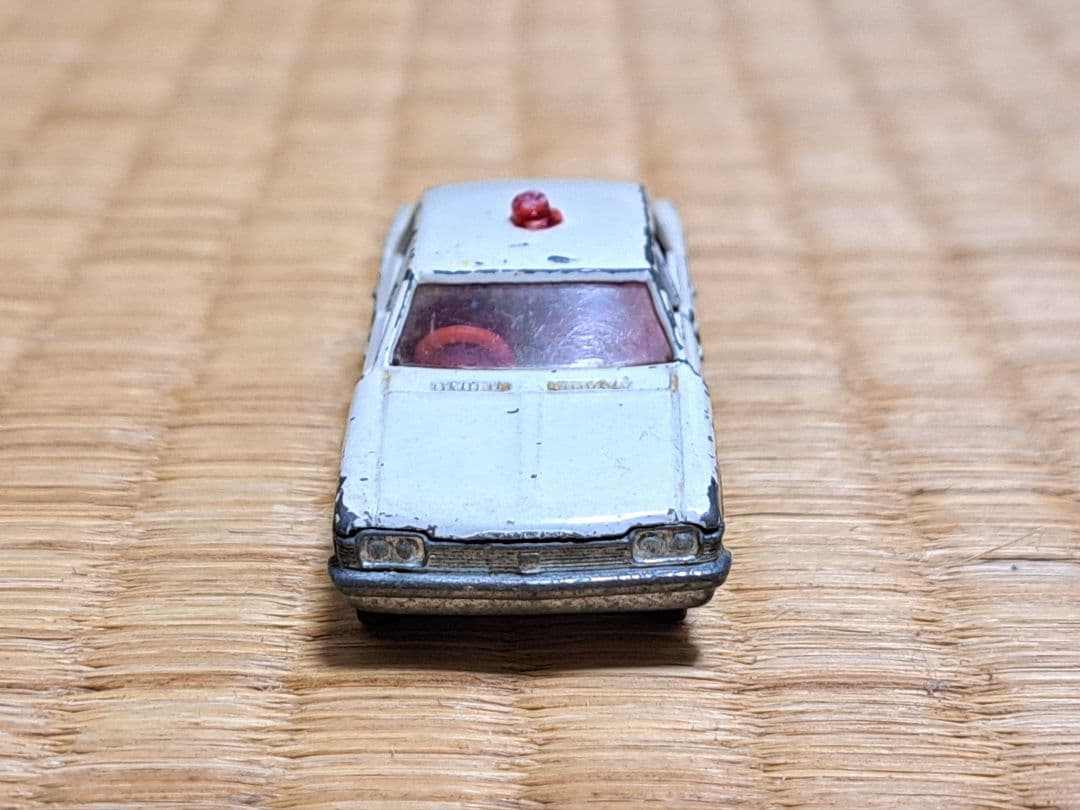 1Aホイール トミカ 黒箱 NO.4 トヨタ クラウン パトロールカー 日本製