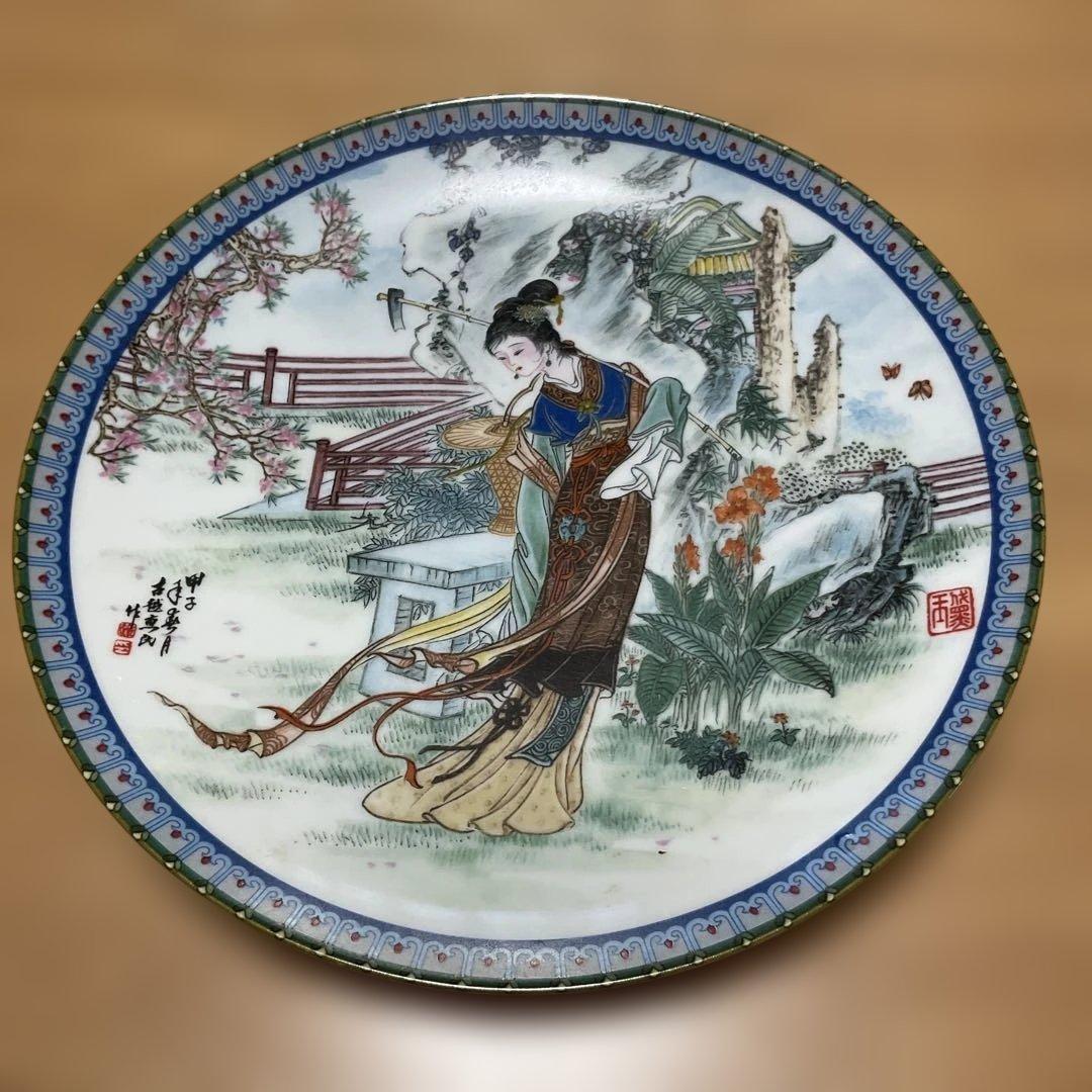 中国風女性絵柄の陶磁器皿、紅楼夢シリーズ、景徳鎮