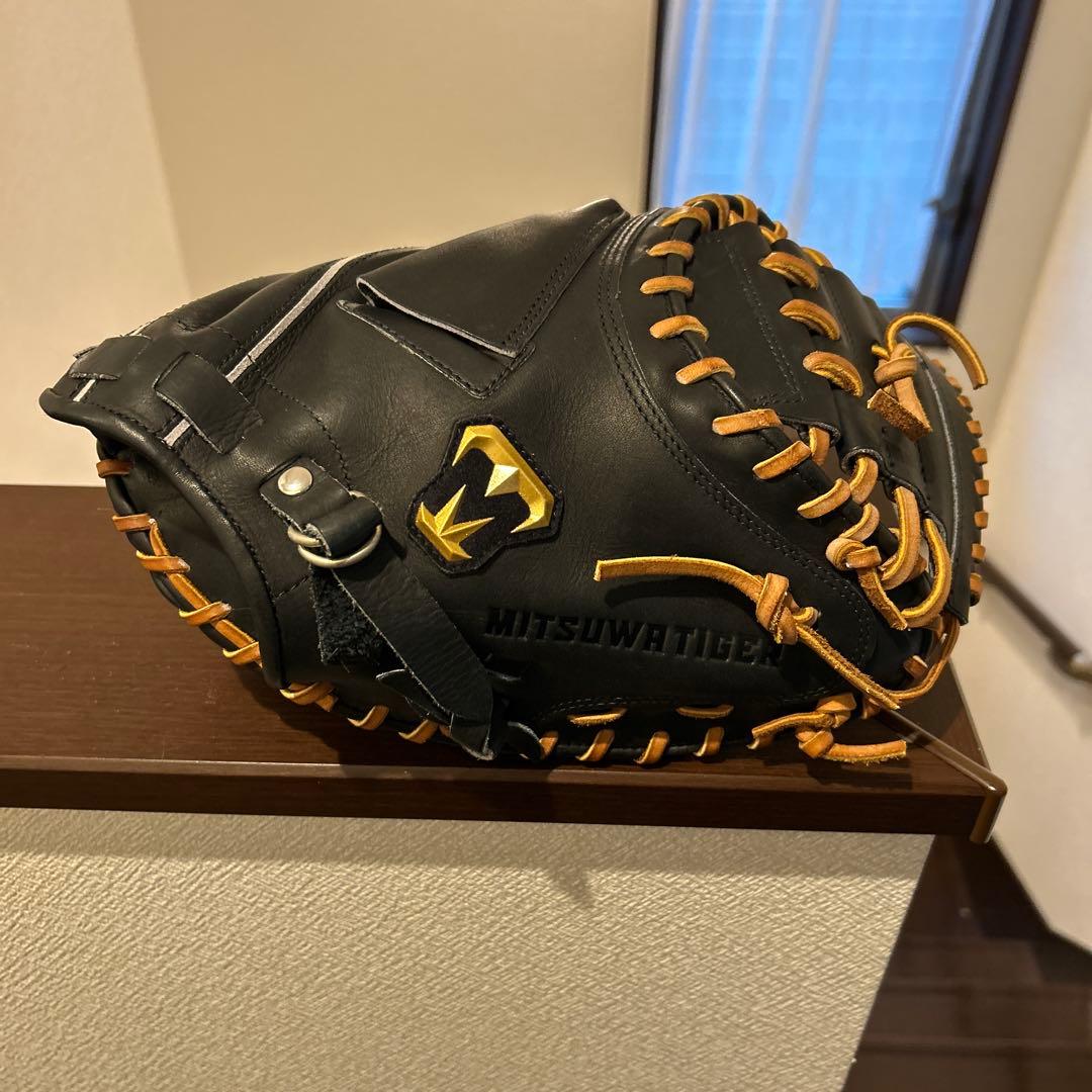 り*う様 激レア　美品　ミツワタイガー　キャッチャーミット　ブラック　REVLT