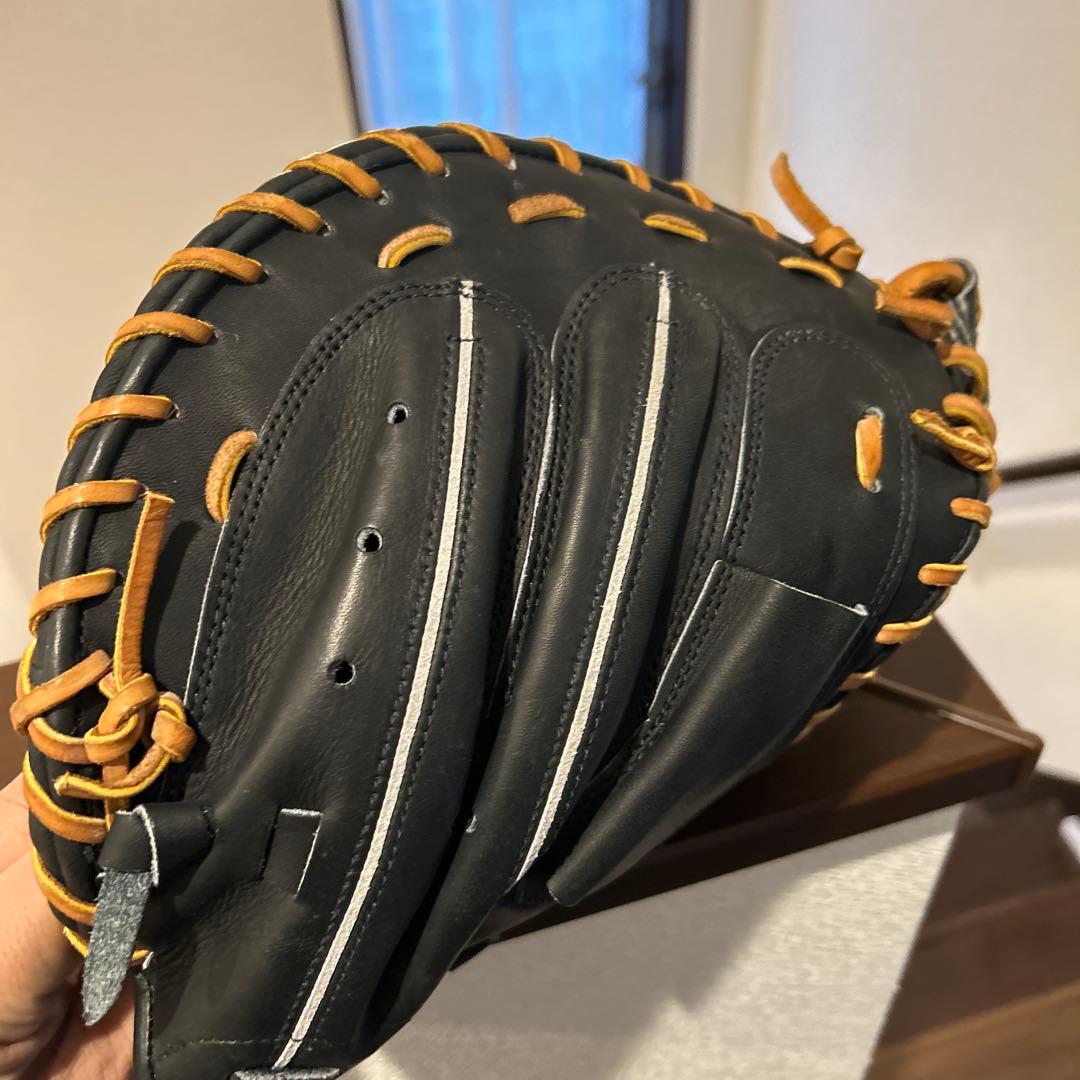 り*う様 激レア　美品　ミツワタイガー　キャッチャーミット　ブラック　REVLT