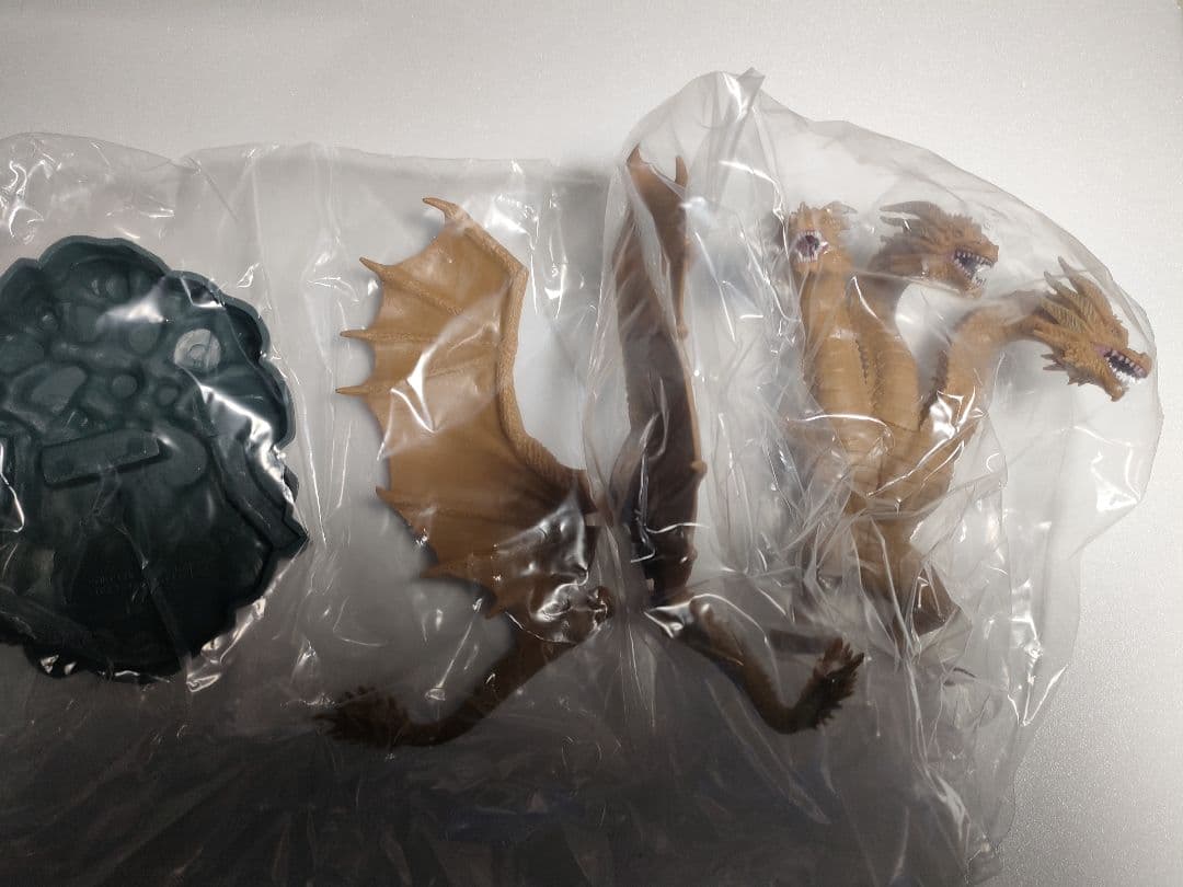 バンプレスト　キングギドラ　ゴジラ