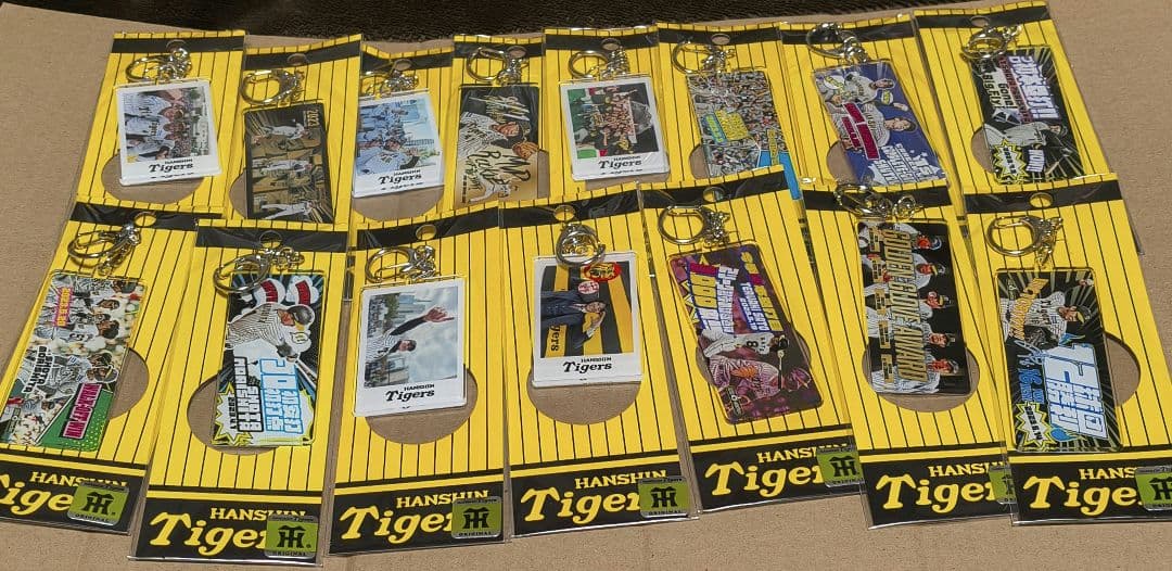 阪神タイガース　アクリルキーホルダー 15個まとめ売り