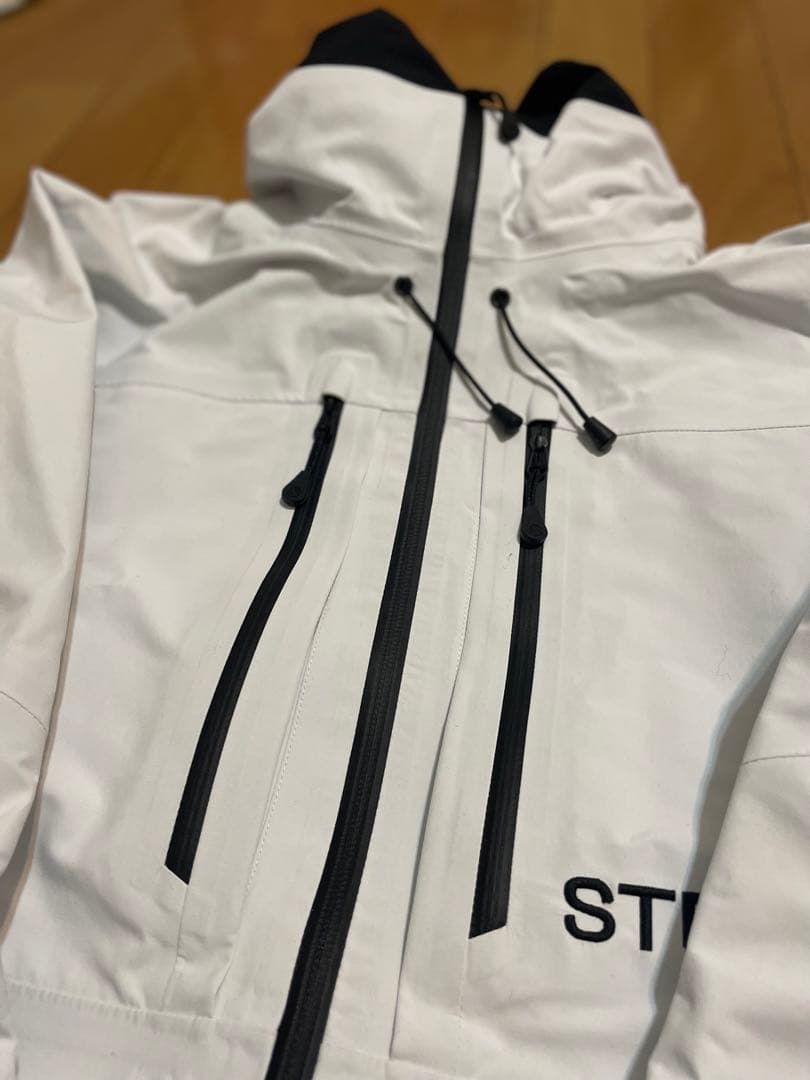 日本未入荷　STELLAR EQUIPMENT スキーウェア　レディース