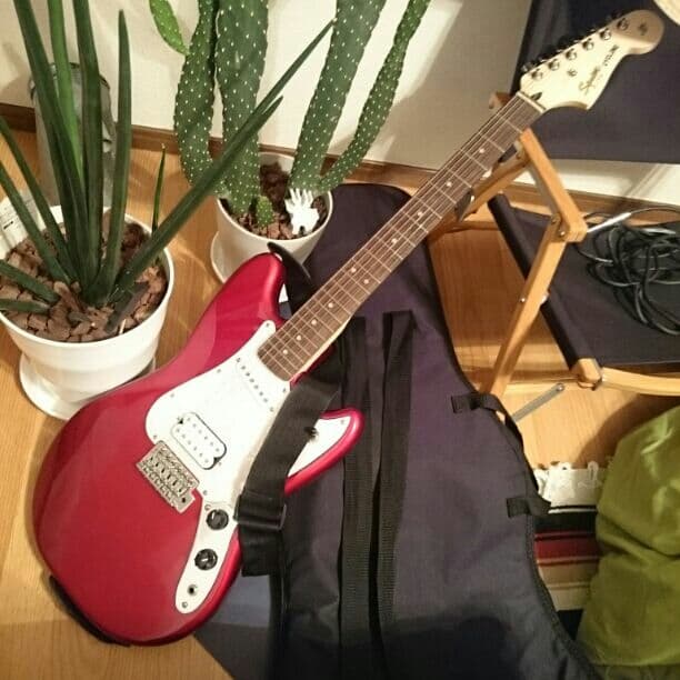 値下げ交渉可能‼ Squier by Fender FSR Cyclone