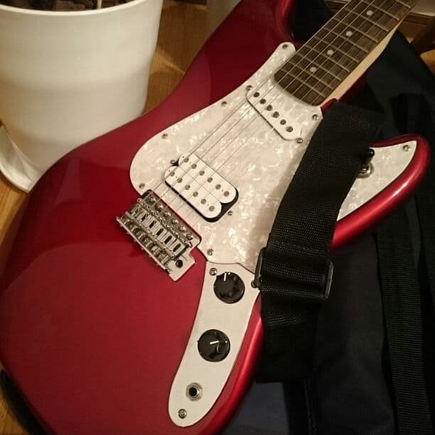 値下げ交渉可能‼ Squier by Fender FSR Cyclone