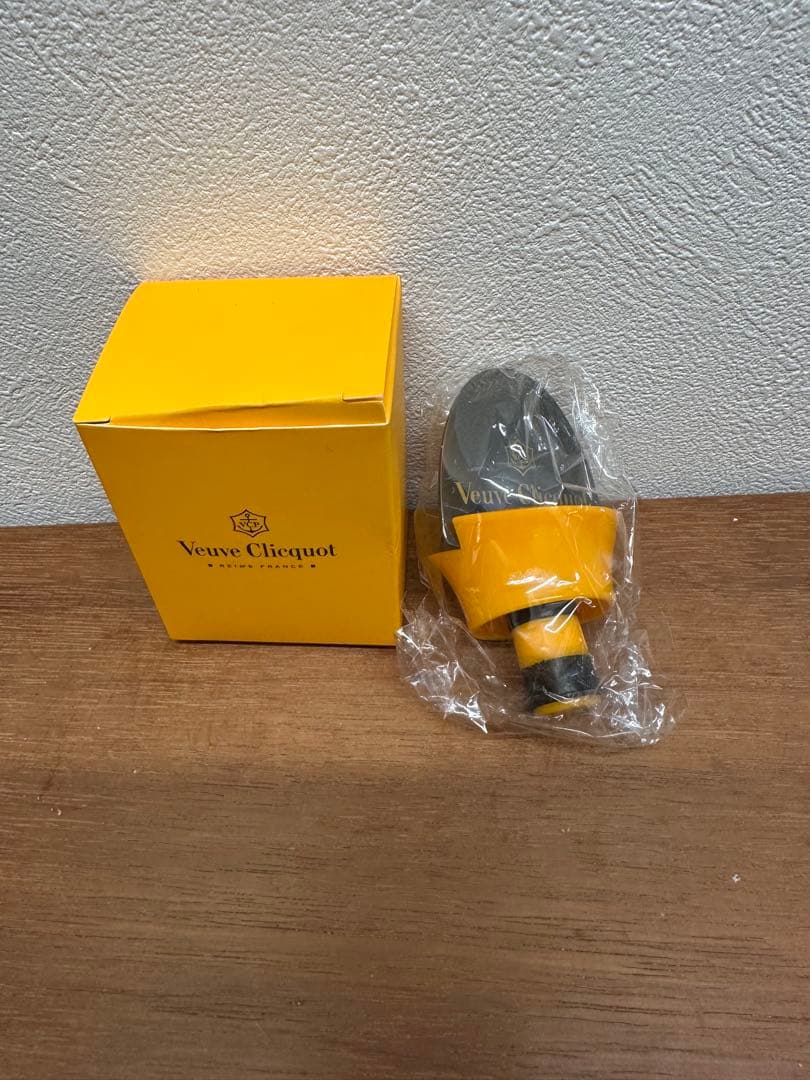 シャンパーニュ・ヴーヴクリコ・特選6種・グッズ盛り合わせ