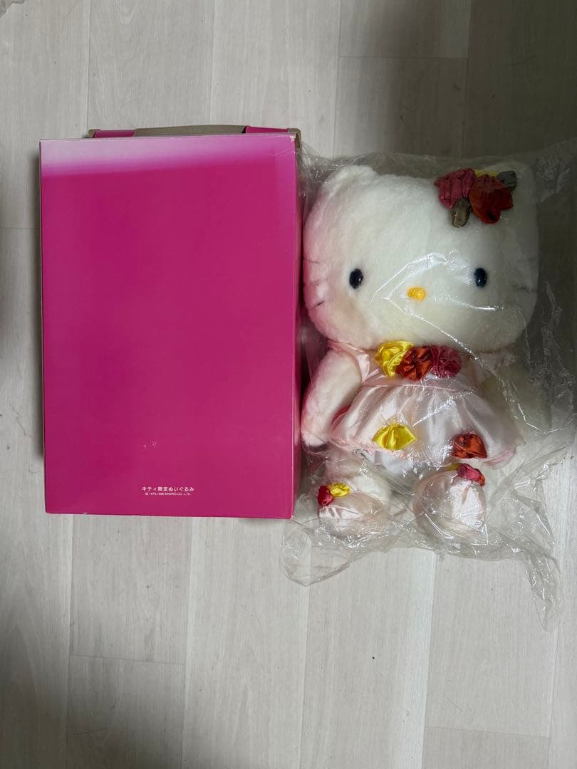 ローズキティ 受注生産 サンリオ限定 バラキティ