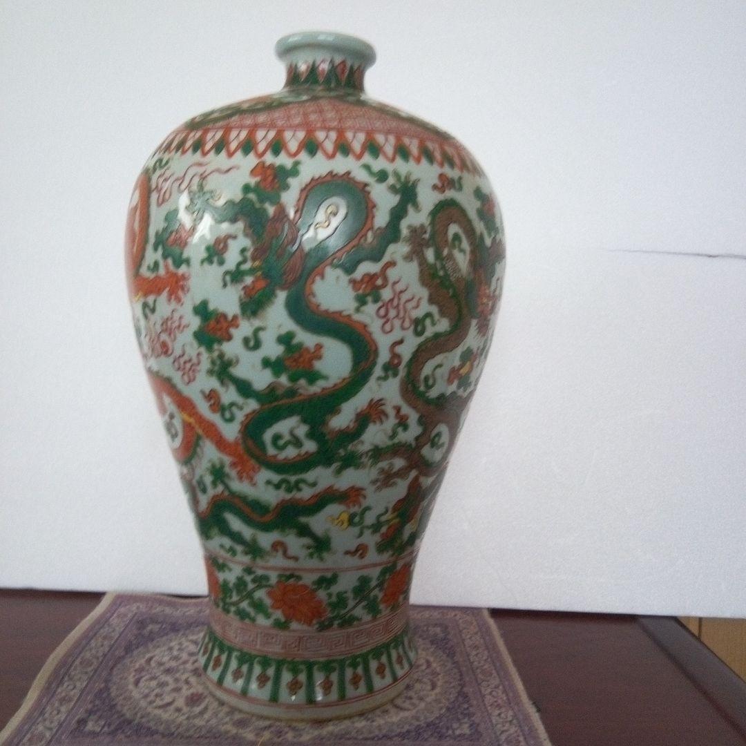 中国古玩　大明嘉靖年製　色絵龍紋様 梅瓶