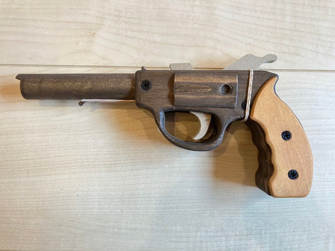 木製トイガン 3点セット　リボルバー　ベレッタ　マシンガン　ゴム鉄砲　おもちゃ