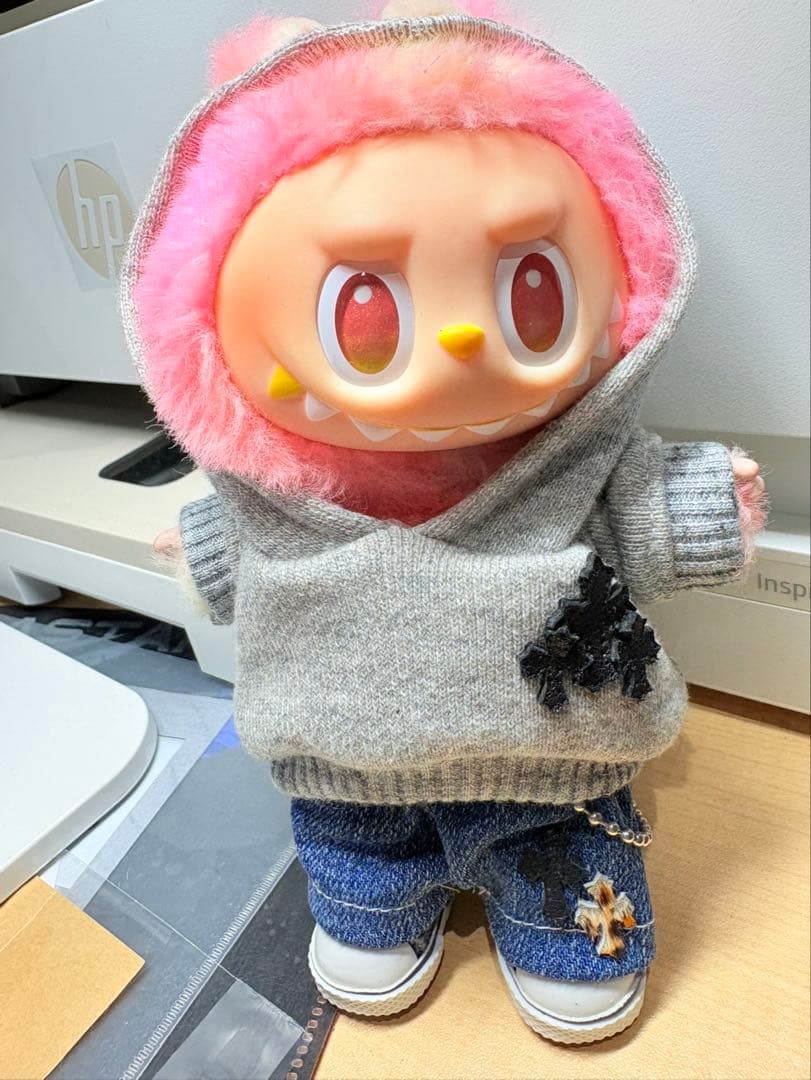 ひ*し様 labubuスリークロスパッチラブブ　超希少至極2点　オークション