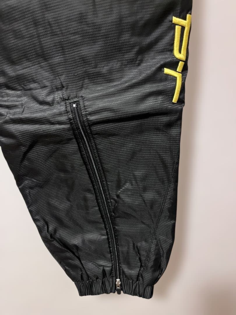 アンブロ umbro中綿入ピステ/ウィンドブレーカー 上下セットＬ