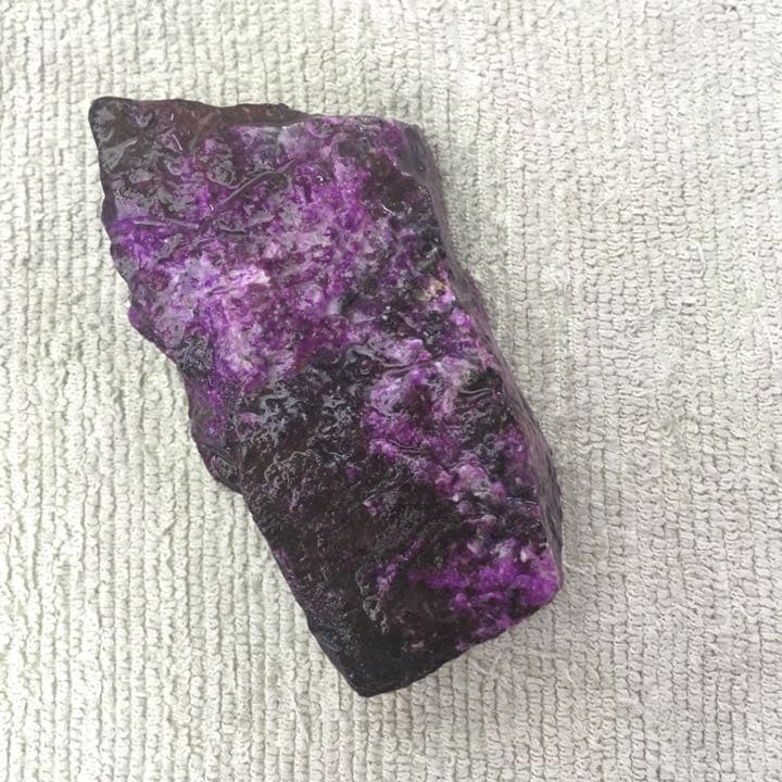 スギライト 杉石 原石 A 未研磨 約88g