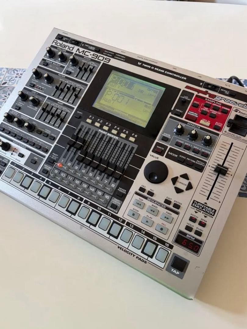 Roland MC-909 完動品 メモリ最大 SM付