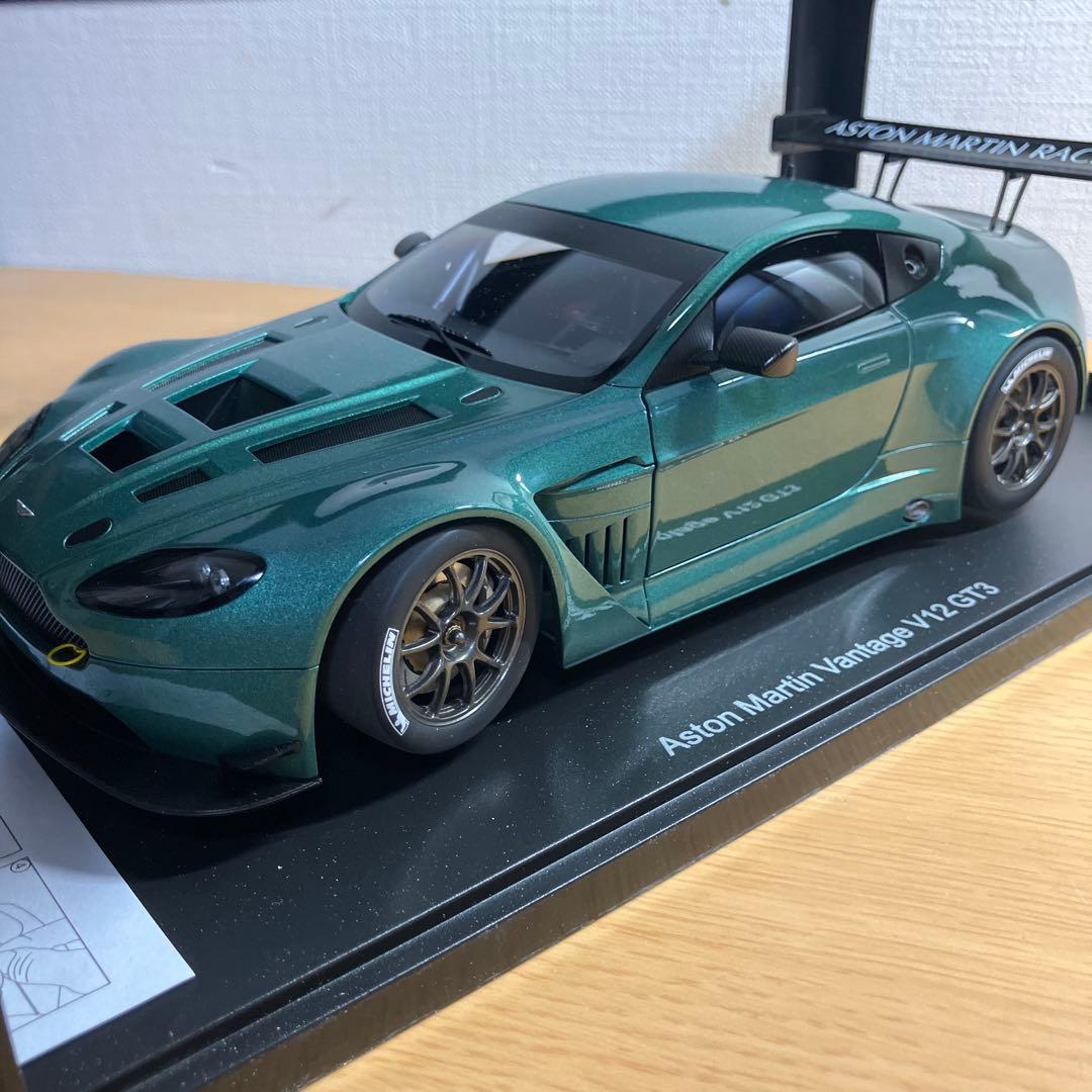 1/18 ASTON MARTIN VANTAGE V12 GT3(グリーン)