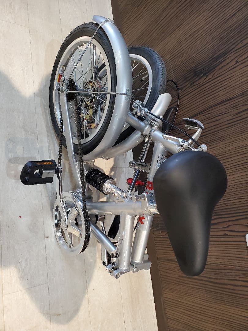 B-max 折りたたみ自転車 シルバー