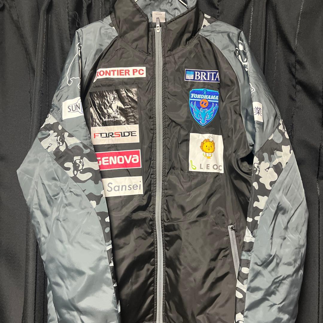 横浜FC 中綿　迷彩柄ウィンドブレーカー