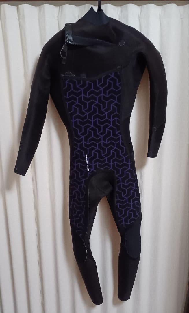 BILLABONG　ビラボン　セミドライ ウェットスーツ　4×3mm　US S