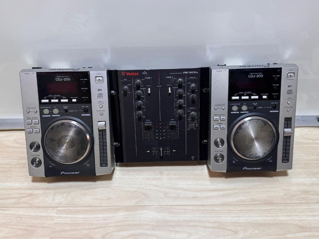 Pioneer、Vestax CDJ-200 & VMX-002XLU セット