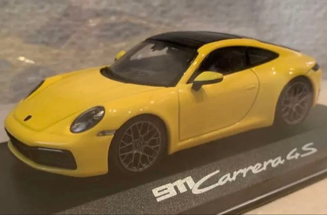 ポルシェ特注1/43 Porsche 911 (992)Carrera 4S