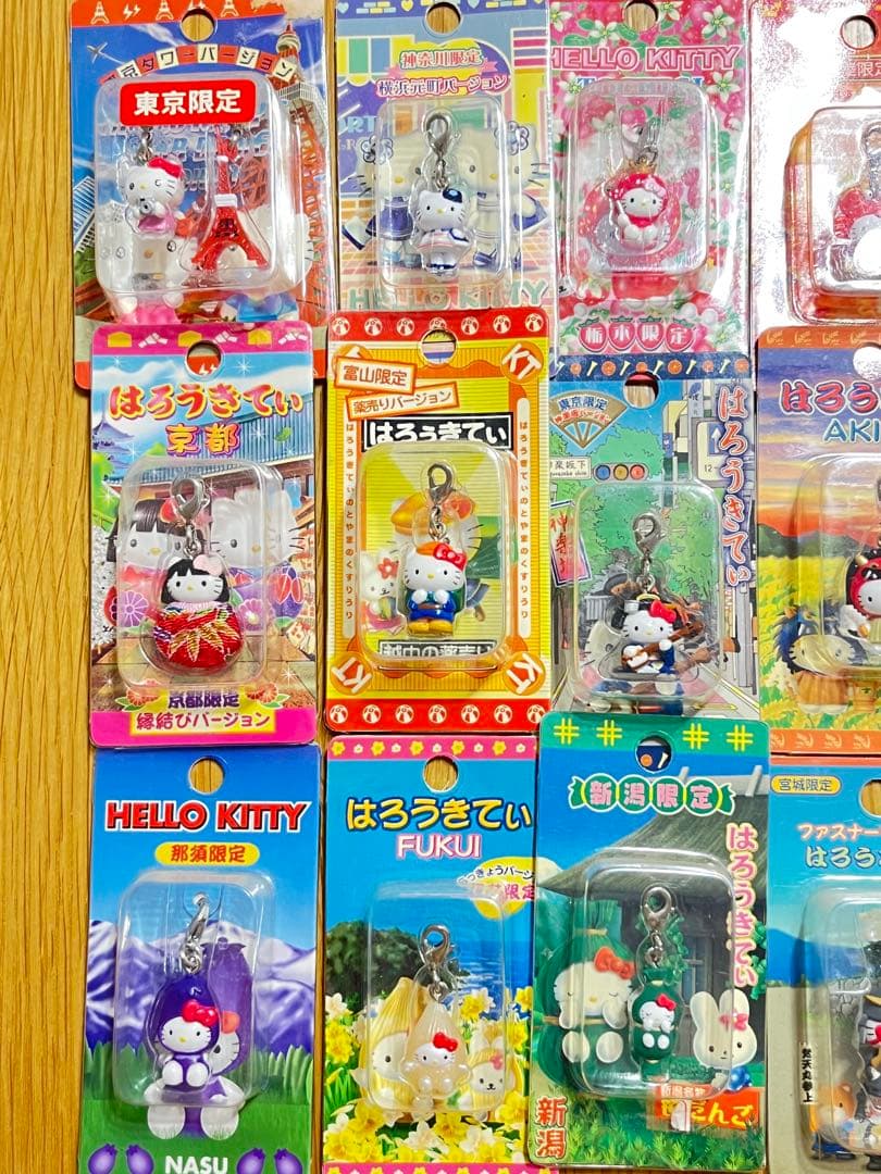 【ご当地キティ】 ファスナーマスコット＋ストラップ 計21個