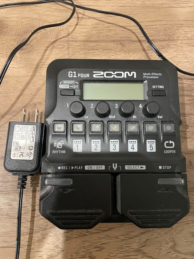 zoom G1four 純正コードつき　ギターアンプ,マルチエフェクター
