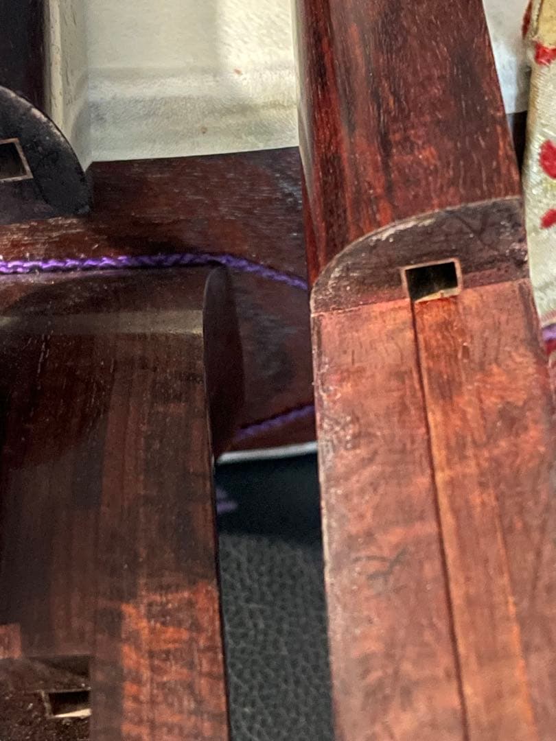 三味線 紅木 金細 一本溝 綾杉胴彫あり　糸巻天然素材　k9刻印あり