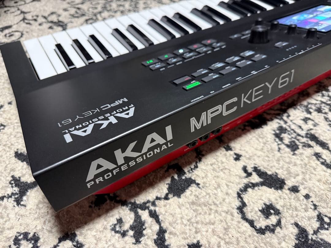 アカイAKAI MPC Key61 シンセサイザー　内蔵SSD換装済