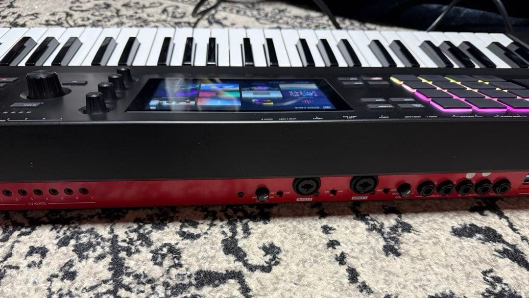 アカイAKAI MPC Key61 シンセサイザー　内蔵SSD換装済