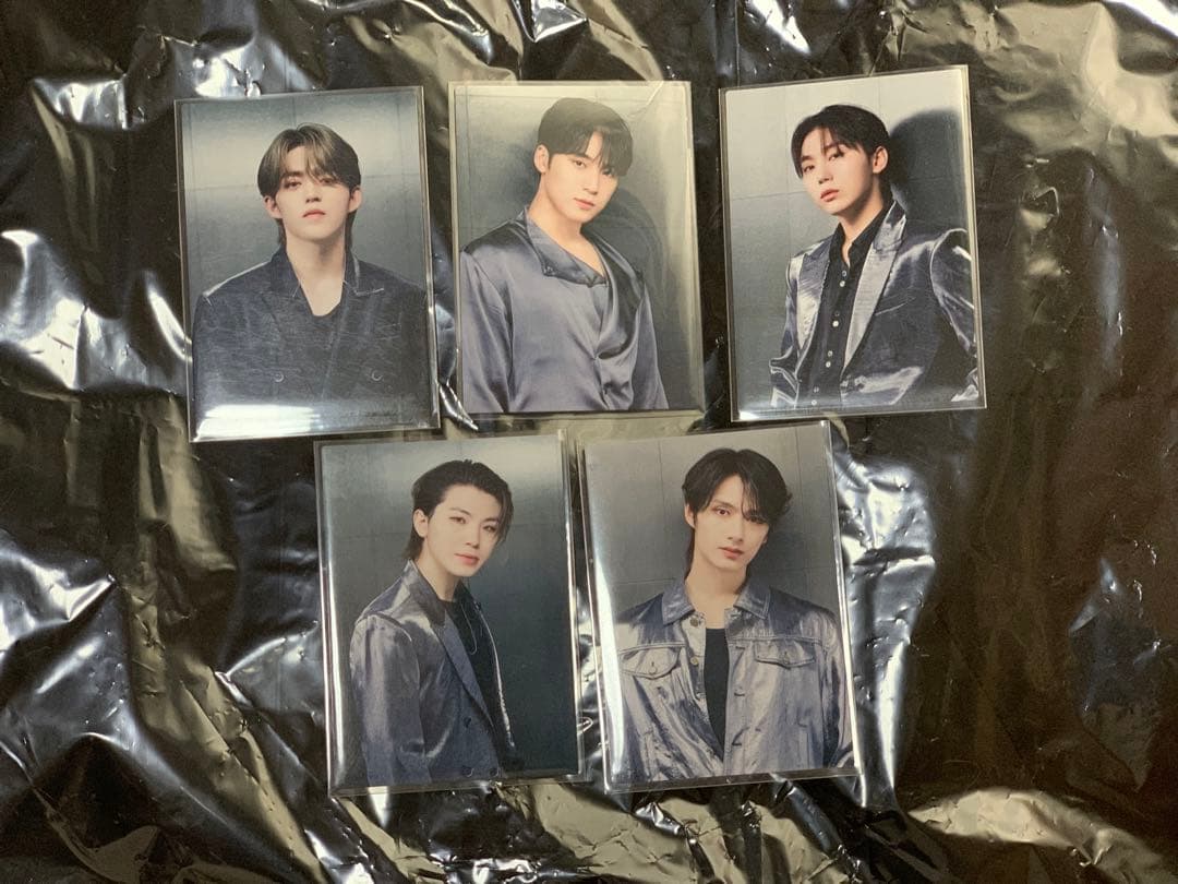 SEVENTEEN セブチ 新品未使用 ダウン Lサイズ トレカ5枚つき