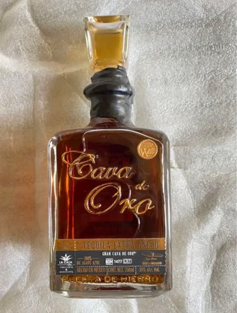 日本未入荷①LA CATA×CAVA DE ORO コラボモデル　テキーラ