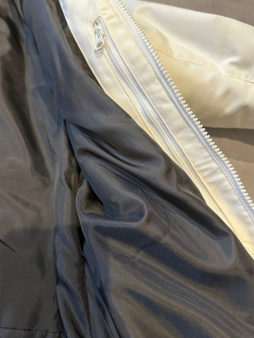 DESCENTE ホワイトスキーウェア 女性用