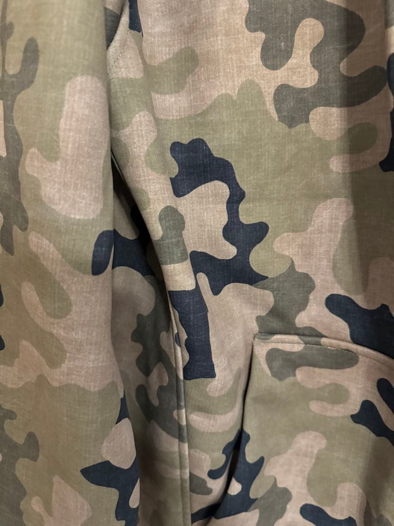 BURTONスノーボード　撥水パーカー