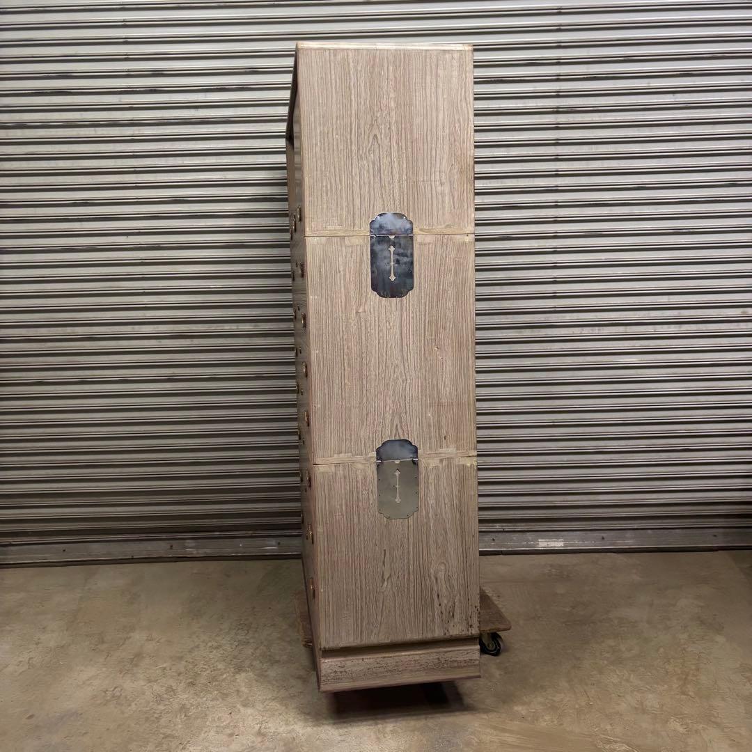 賀茂桐箪笥　通産大臣指定伝統的工芸品　着物