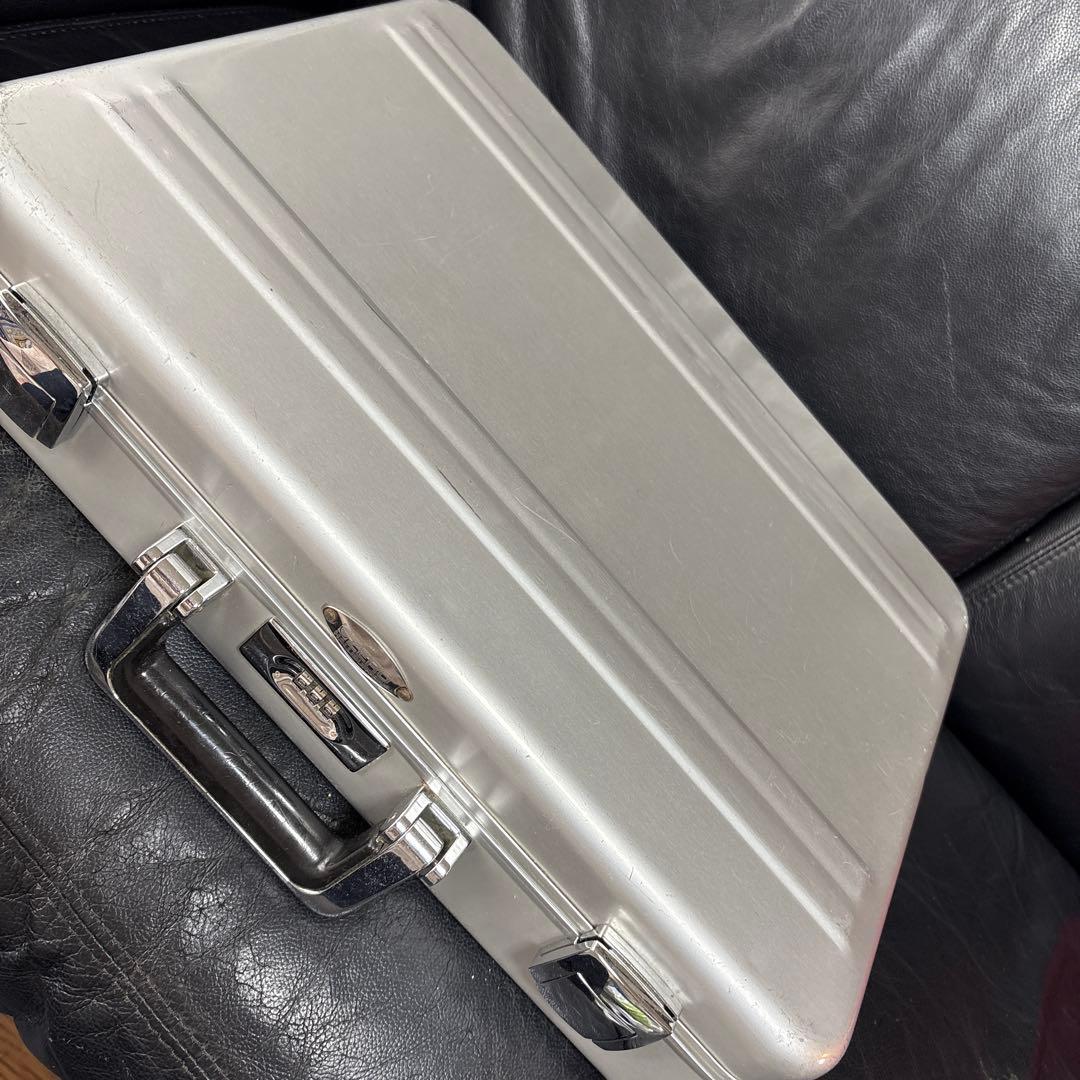 ゼロハリバートンセキュリティケース アルミ シルバー