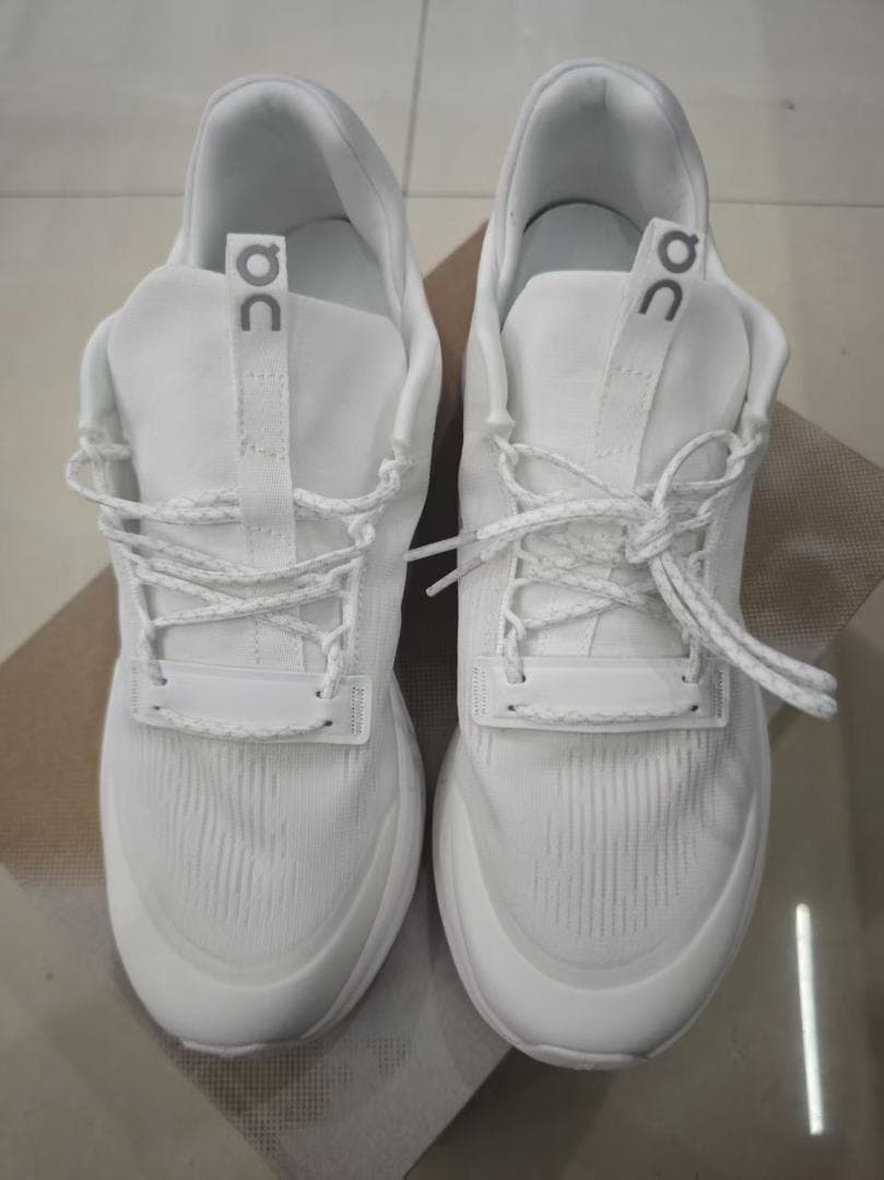 ON Cloudstratus ホワイト ゴルフシューズ