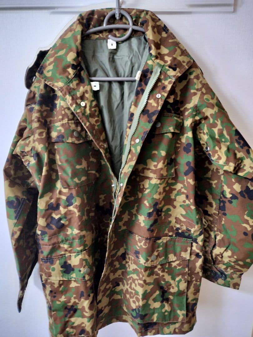 【を】陸上自衛隊・防寒戦闘外被・Lサイズ