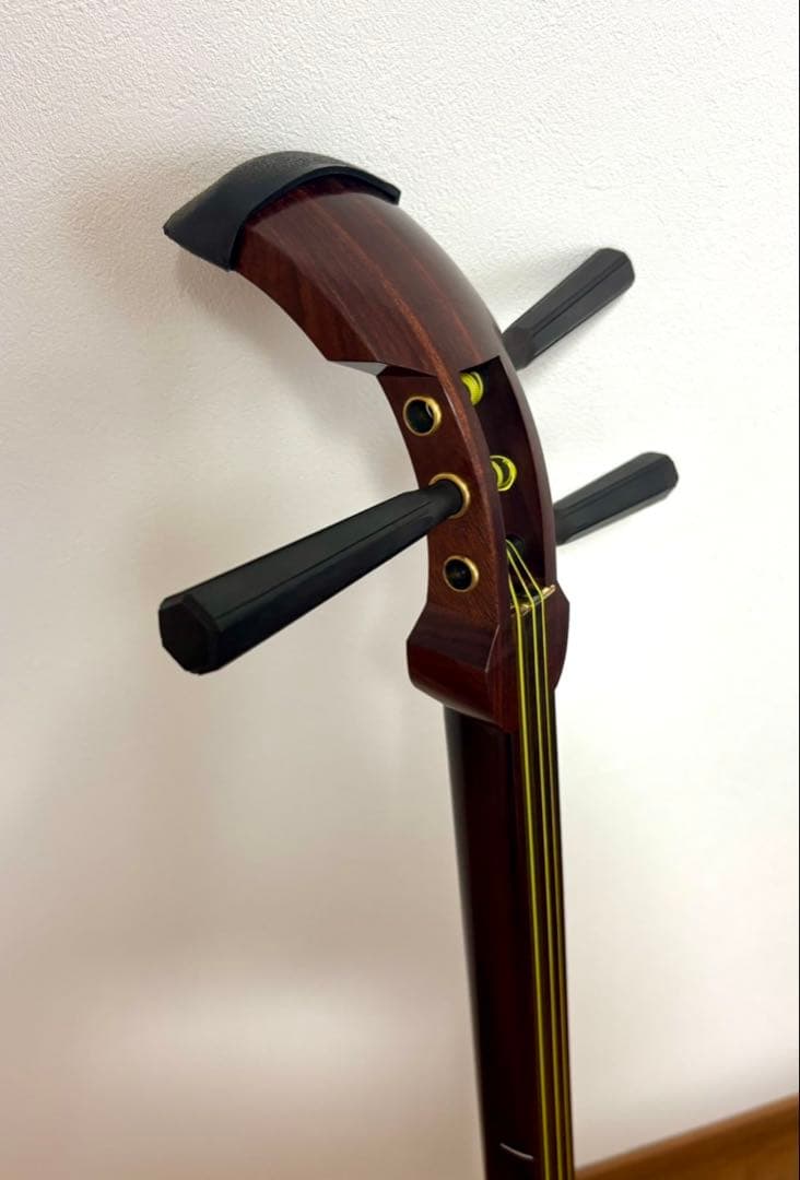 三味線 本体 ハードケース付き 布袋紅 皮破れ有り