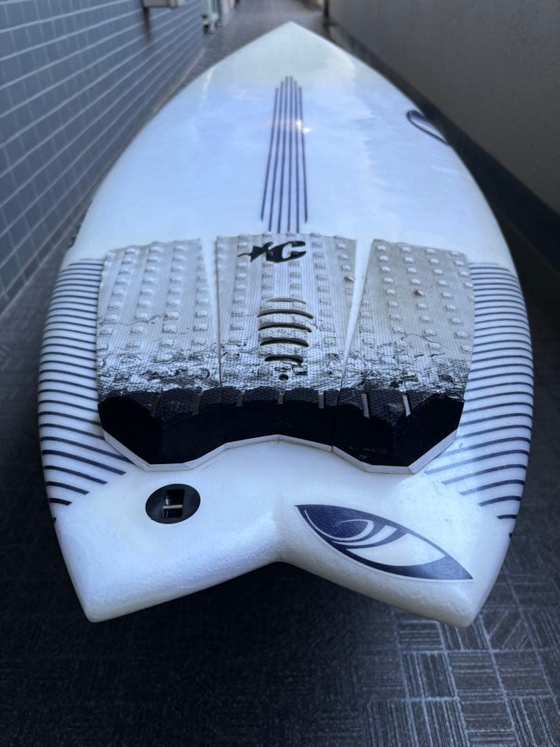 シャープアイサーフボード ディスコチーター 5'6 30L 藤沢手渡しで値引き！