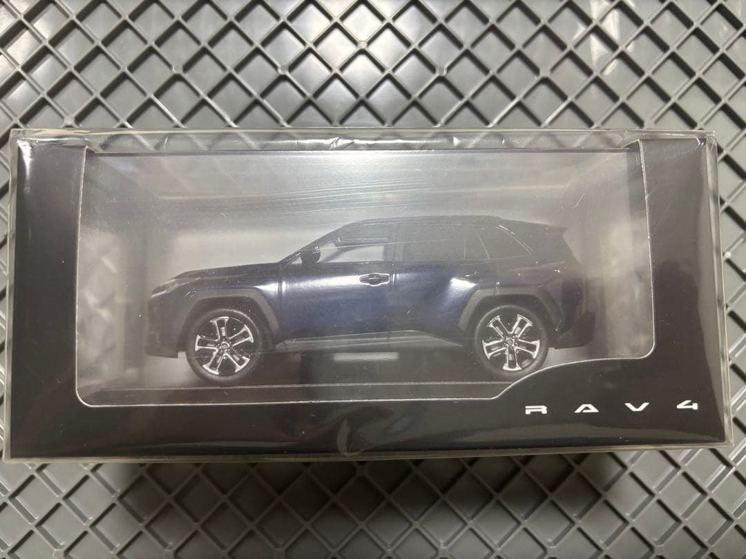 5 新型RAV4 カラーサンプル 12/18発売 Z ダークブルーマイカ