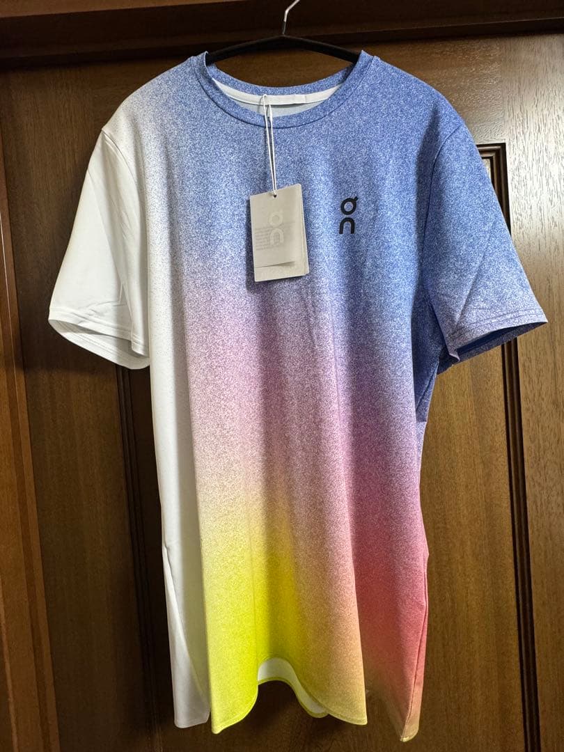 on テニスウェア　Mサイズ