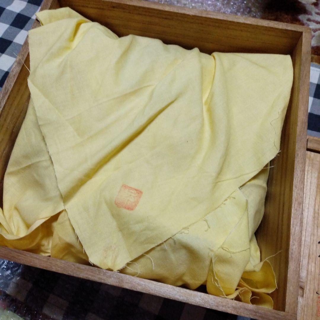 平安堂造　漆匠呉藤友乗作　朱塗黒あみ絵　食籠