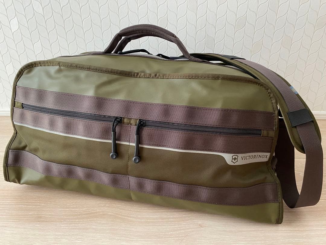 【週末SALE】極美品VICTORINOX ビクトリノックス　ボストンバッグ 緑