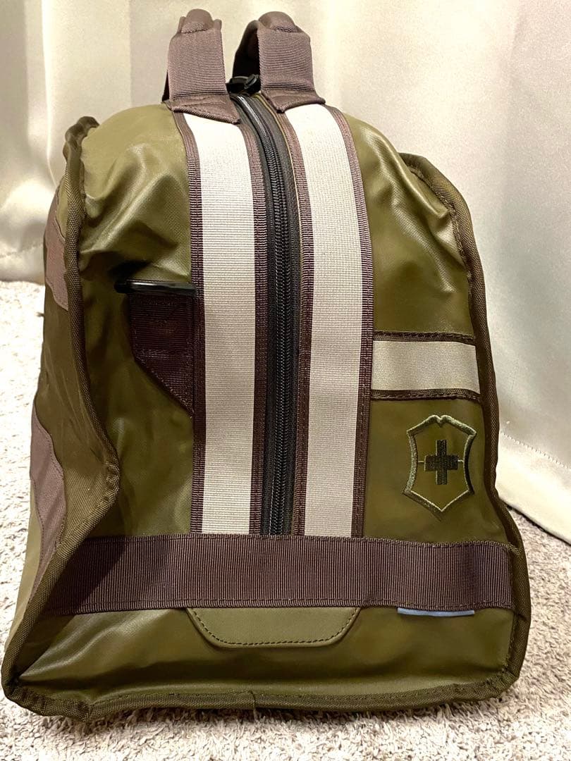 【週末SALE】極美品VICTORINOX ビクトリノックス　ボストンバッグ 緑