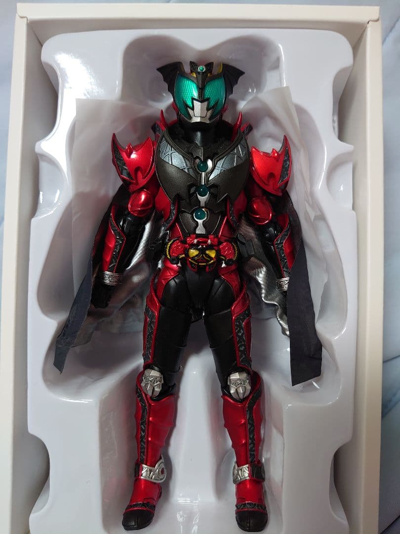 P*r様 S.H.Figuarts 真骨彫 エンペラーフォーム&ダークキバ