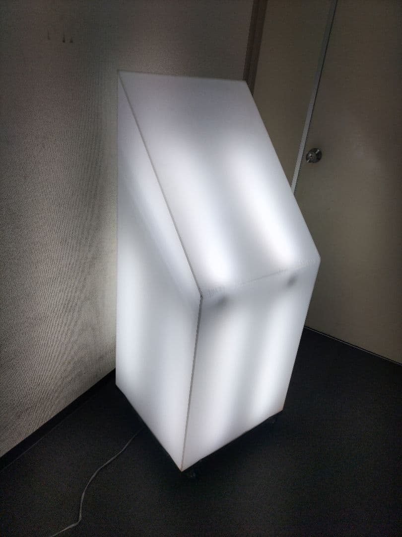 G*F様 アクリル製電飾看板です。