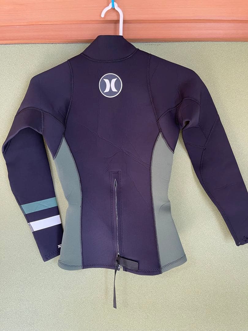 ウェットスーツ　タッパー