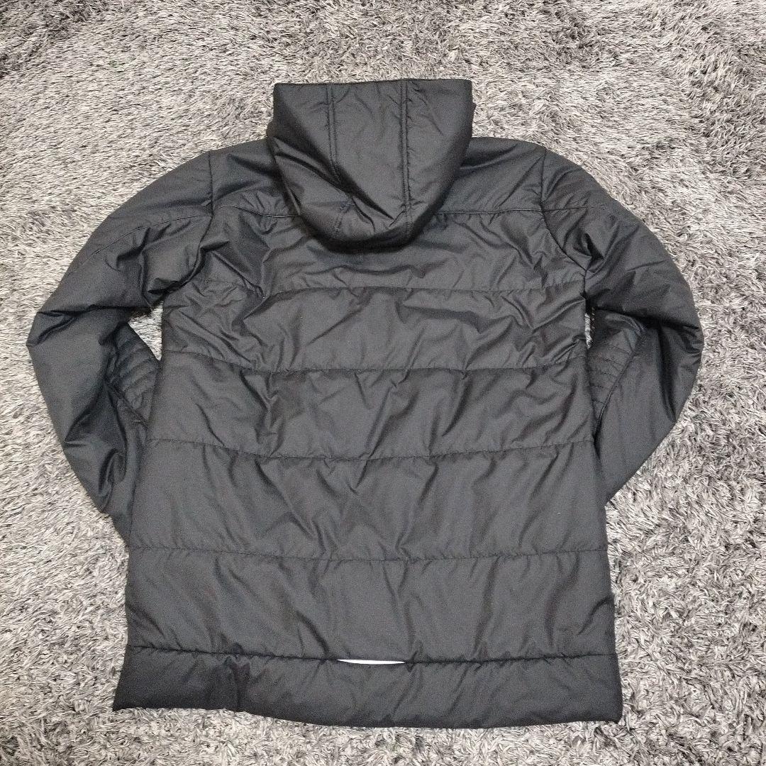 新品、未使用　Oakley フード付きブラックジャケット　中綿